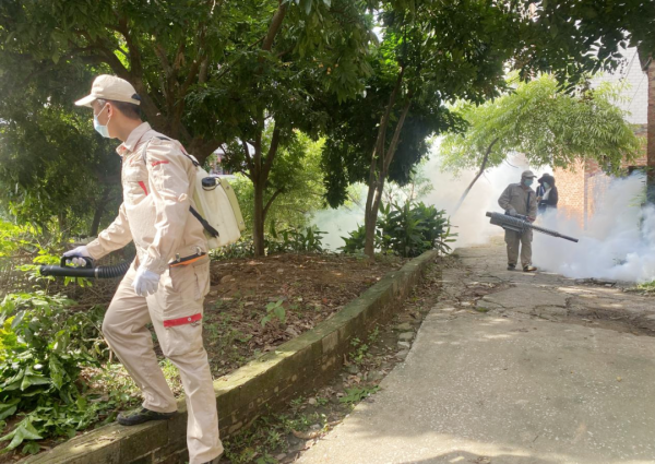 银易配资 罗定：全面开展灾后防疫消杀，筑牢病媒传播“防护墙”