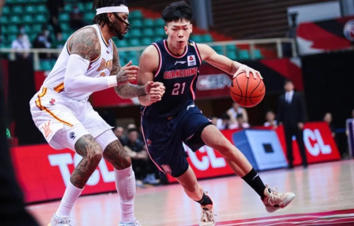 策略吧 热身赛爆砍19分！广东男篮失意锋线终于苏醒，新赛季或被杜锋扶正